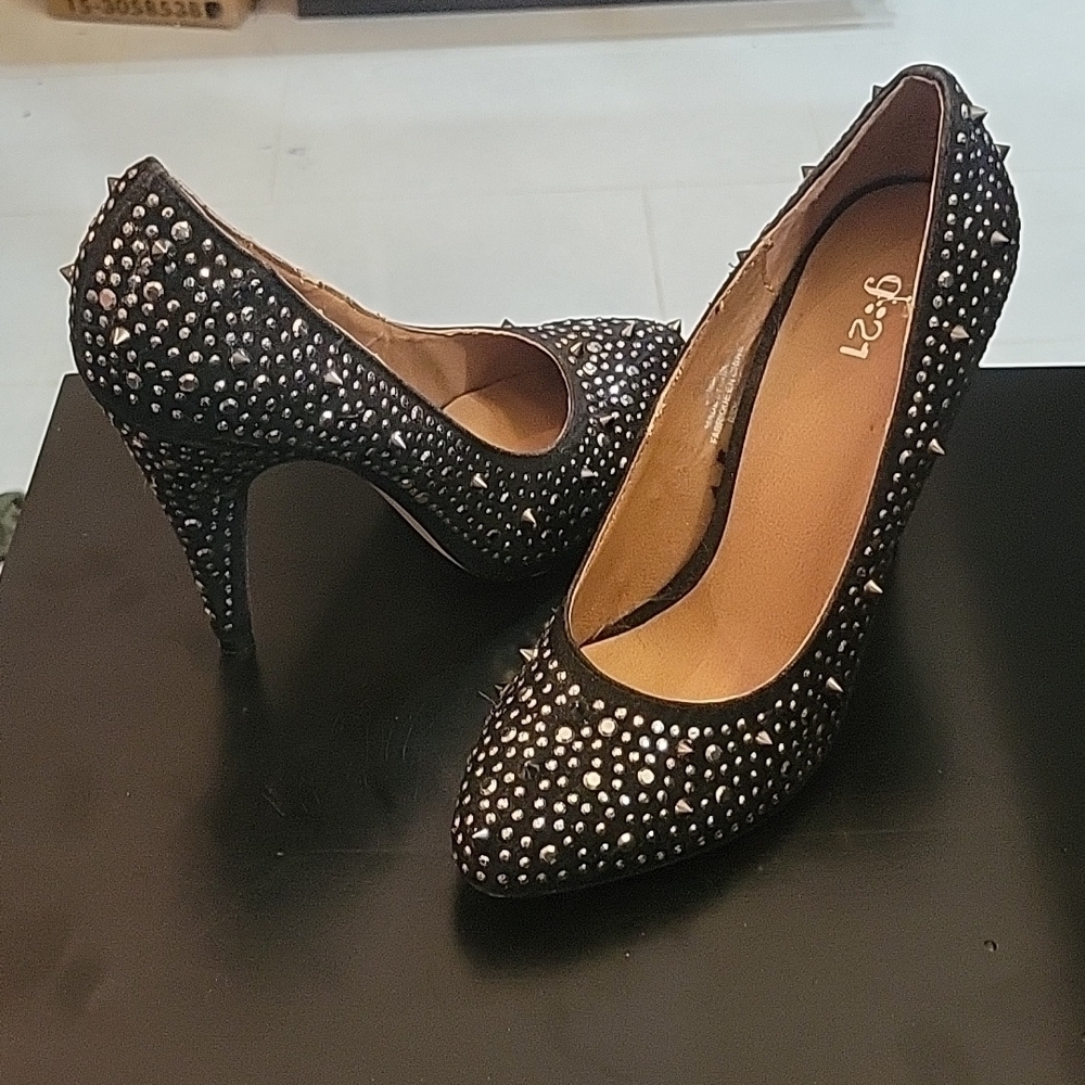 g21 Studded Rhinestone Heels - Picture 5 of 9